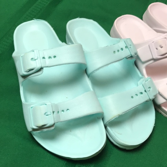 2 pair of sandals white & mint green - Picture 3 of 4